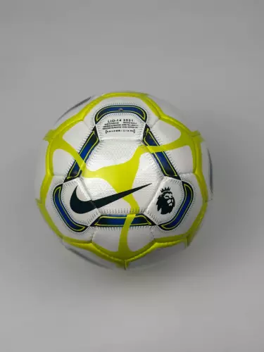 Профессиональные футбольные мячи, сшиты Nike premier league