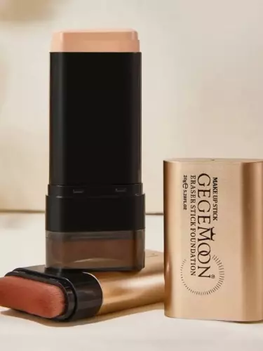 GEGEMOON Eraser Stick Foundation — это тональный крем и кисть 2 в 1
