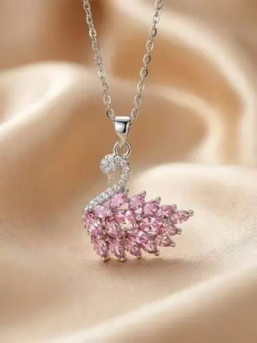🦢 «Pink Swan» — Нежное колье с лебедем
